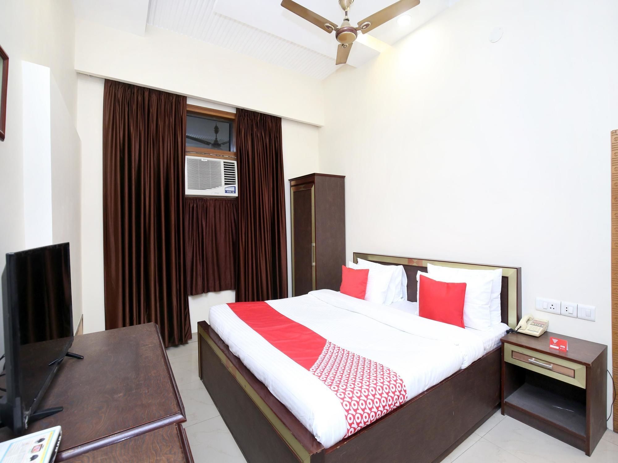 Hotel O Le Bon Ton Ludhiana Exterior foto
